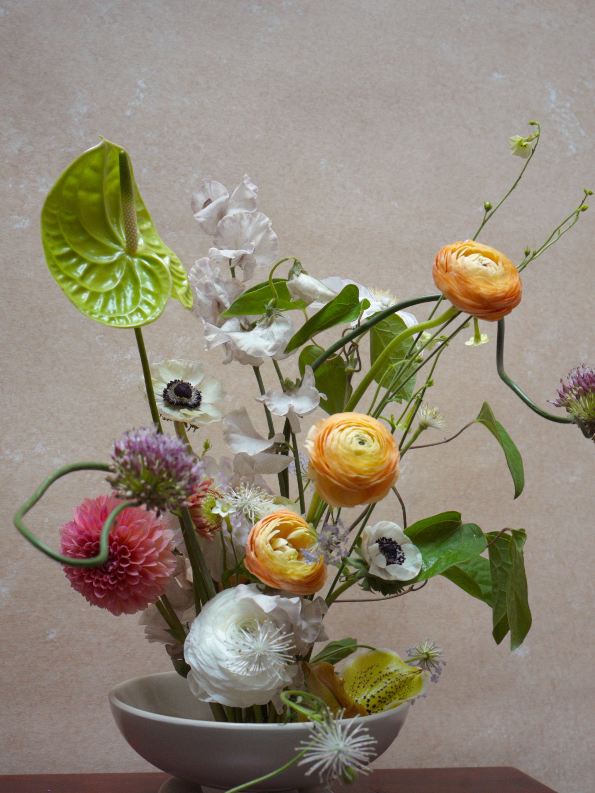 Ikebana_large_orange_green_white