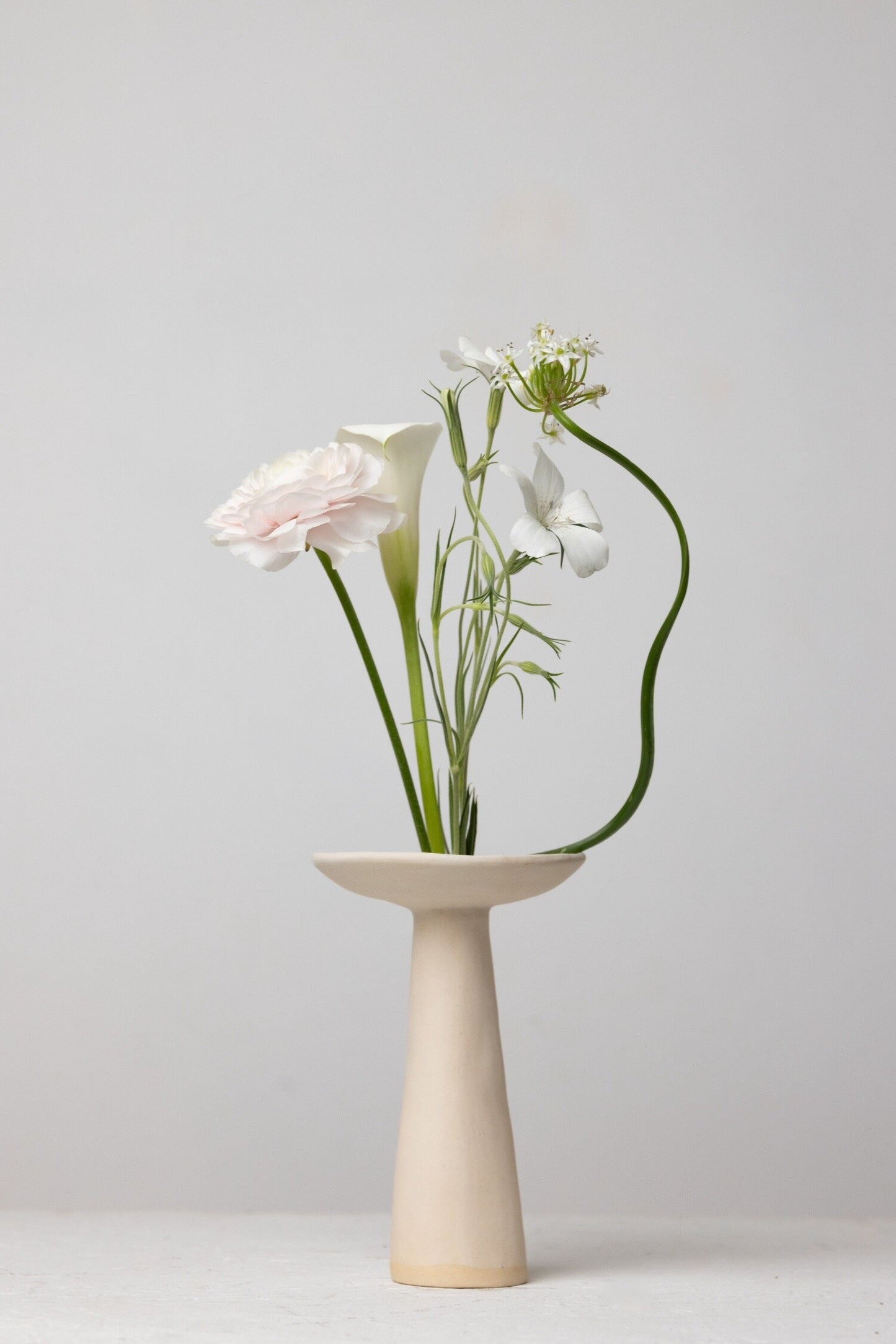 Small_ikebana_white
